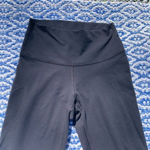 Black Lululemon 25” leggings